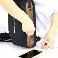 Bolso antorrobo con puerto USB__Bolsos